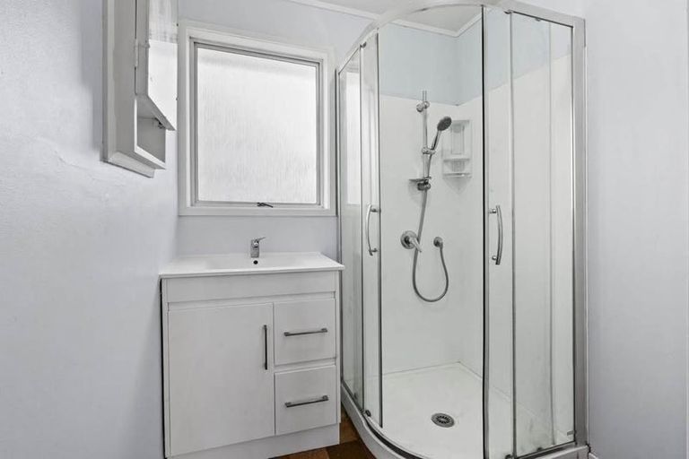 Photo of property in 1/58 Te Irirangi Drive, Clover Park, Auckland, 2019