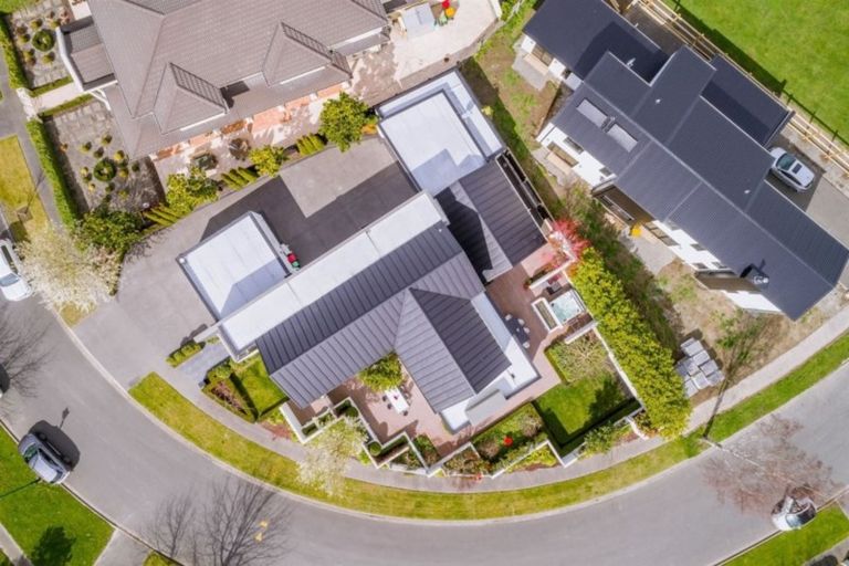 Photo of property in 31 Chateau Drive, Burnside, Christchurch, 8053