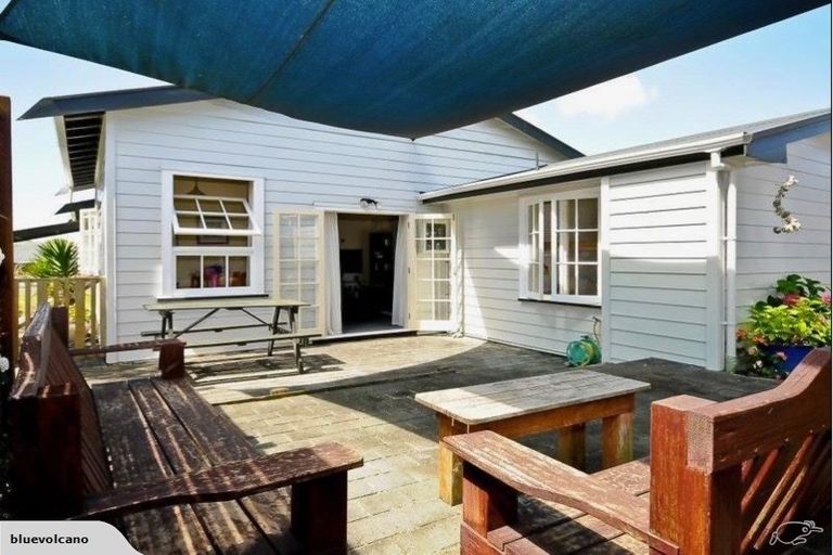 Photo of property in 11 James Street, Raglan, 3225
