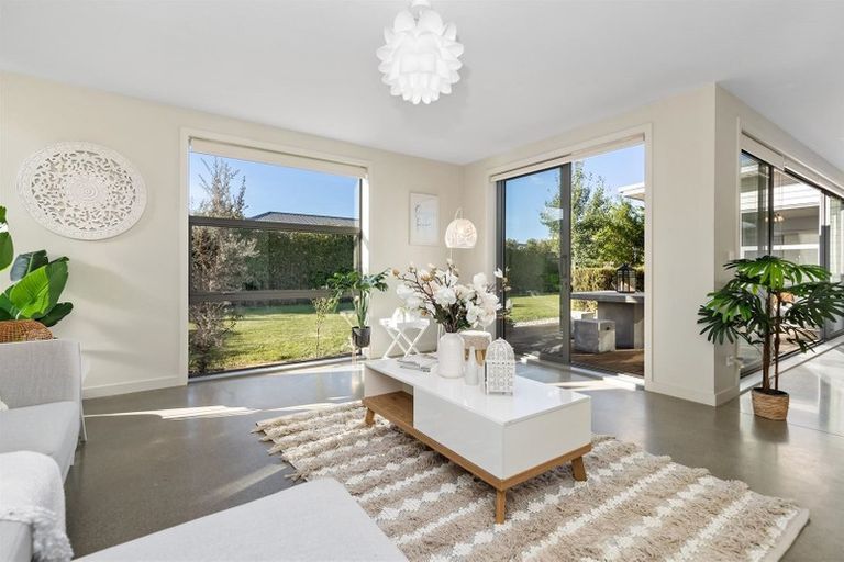 Photo of property in 12 Mystery Grove, Lake Hayes, Queenstown, 9304