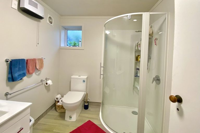 Photo of property in 50 Randwick Road, Northland, Wellington, 6012