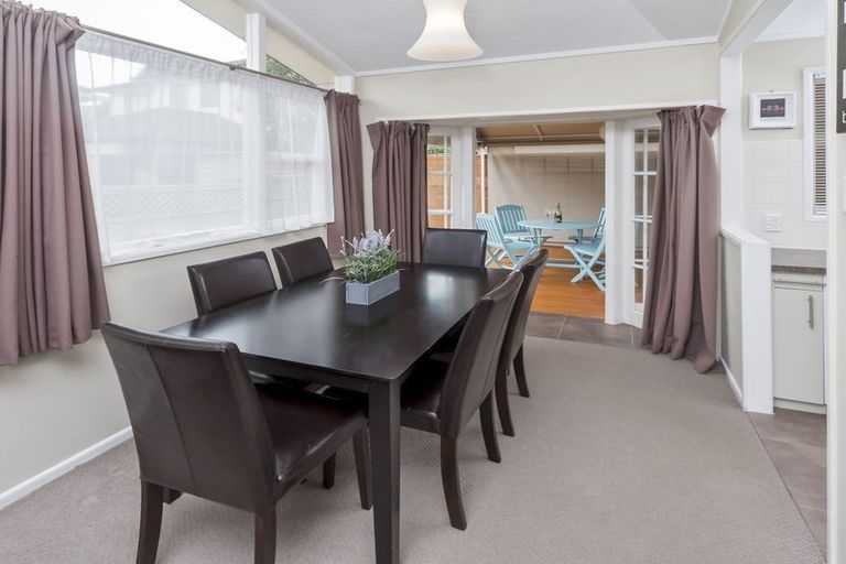 Photo of property in 1/20 La Perouse Street, Botany Downs, Auckland, 2010