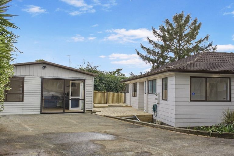 Photo of property in 30 Mcquarrie Avenue, Wattle Downs, Auckland, 2103