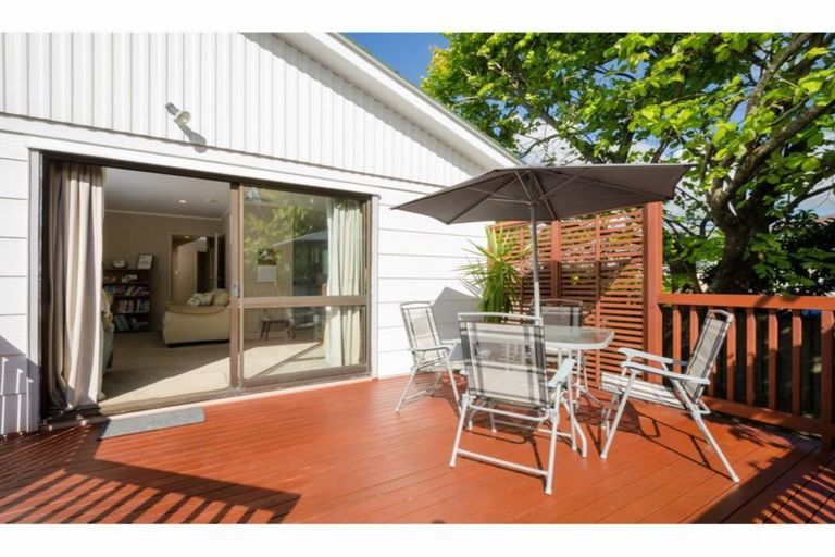 Photo of property in 2/3 Talavera Place, Te Atatu South, Auckland, 0602