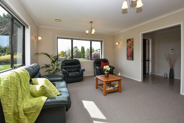 Photo of property in 5 The Glade, Carterton, 5713