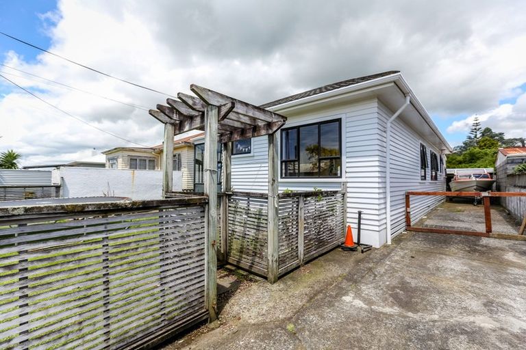 Photo of property in 43 Tokomaru Street, Welbourn, New Plymouth, 4312