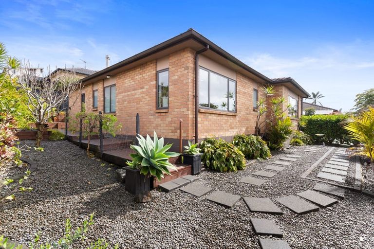 Photo of property in 53 Chesterfield Way, Orewa, 0931