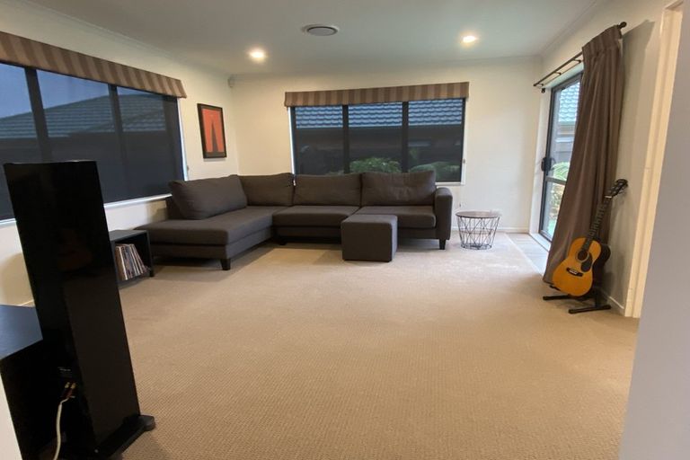Photo of property in 7 Wroxton Place, Waiuku, 2123
