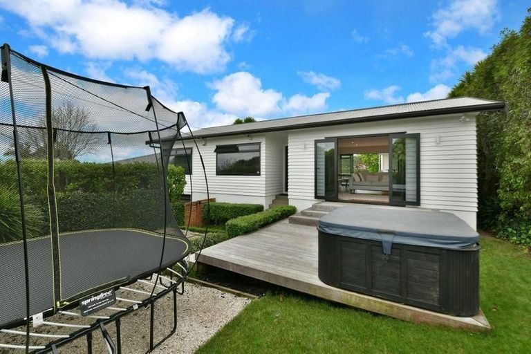 Photo of property in 1/49 Roseberry Avenue, Birkenhead, Auckland, 0626
