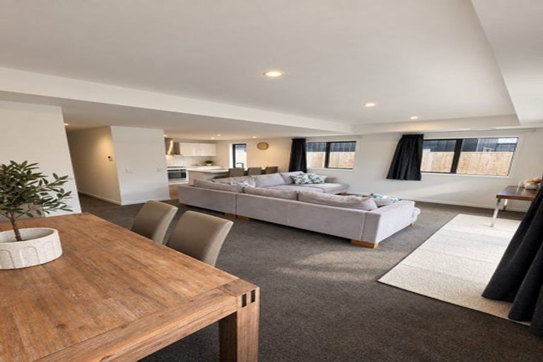 Photo of property in 51 Drysdale Road, Jacks Point, 9371