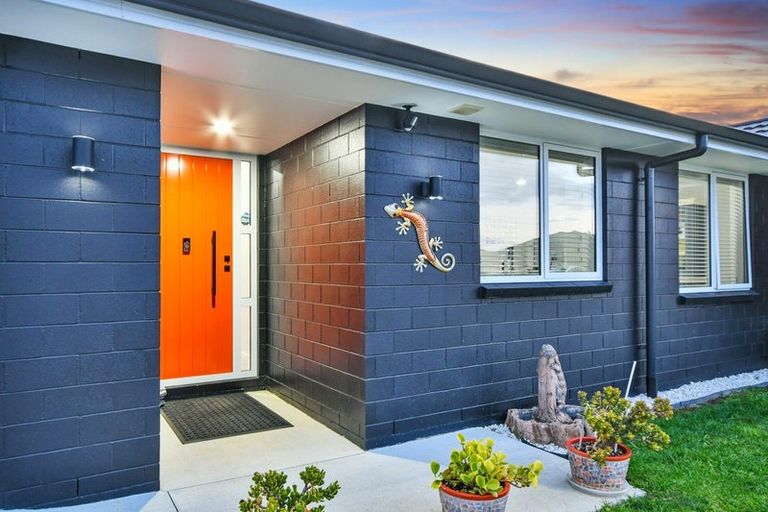 Photo of property in 2 Peacock Place, Pokeno, 2402