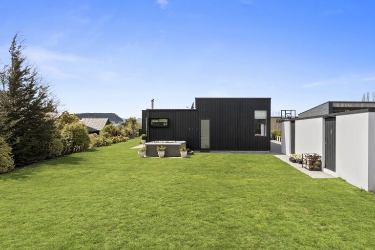 Photo of property in 26 Stackbrae Avenue, Wanaka, 9305