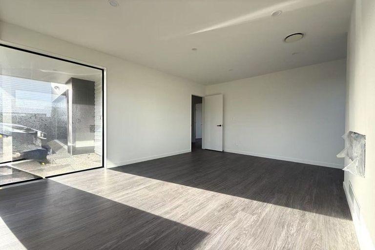 Photo of property in 43 Evergreen Parade, Rosehill, Papakura, 2113