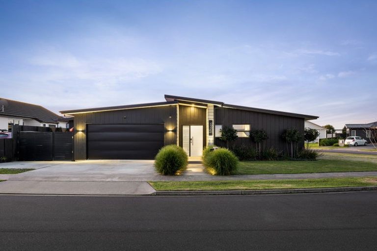 Photo of property in 15 Saint Thomas Avenue, Pyes Pa, Tauranga, 3112