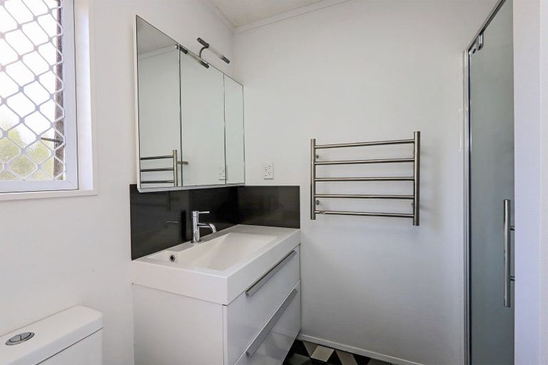 Photo of property in 8 Webb Place, Taradale, Napier, 4112