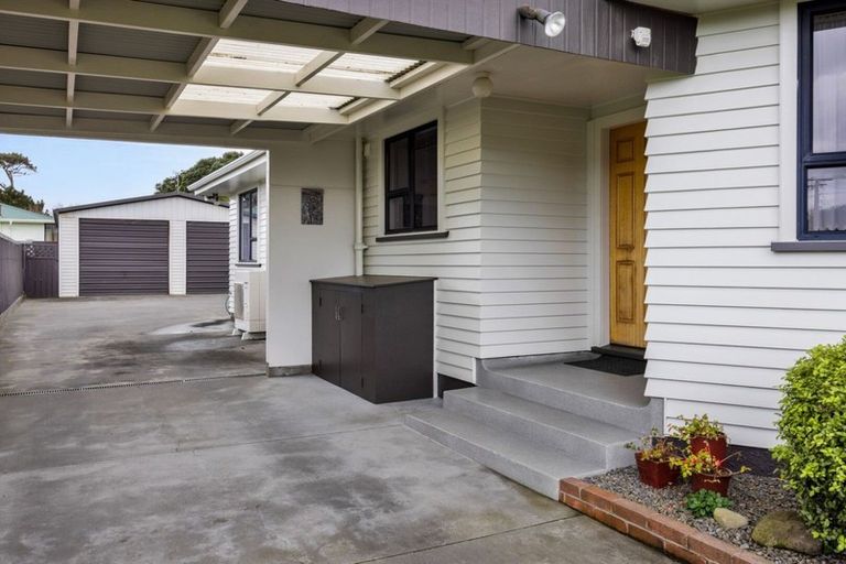 Photo of property in 16 Ramanui Avenue, Hawera, 4610