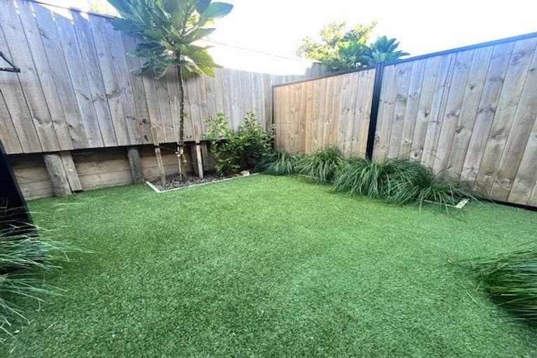 Photo of property in 2/7 Macky Street, Taita, Lower Hutt, 5011