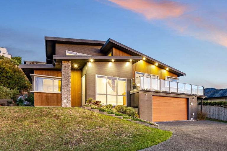 Photo of property in 22 Ships Cove, Whitby, Porirua, 5024