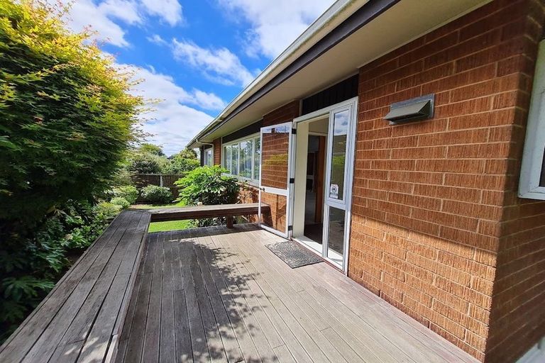 Photo of property in 23 Highfield Place, Avonhead, Christchurch, 8042