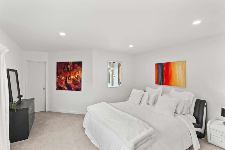 Photo of property in 114 Mccormacks Bay Road, Mount Pleasant, Christchurch, 8081