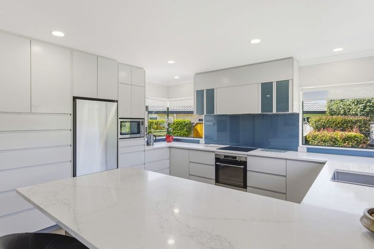 Photo of property in 100 Milne Drive, Paraparaumu, 5032