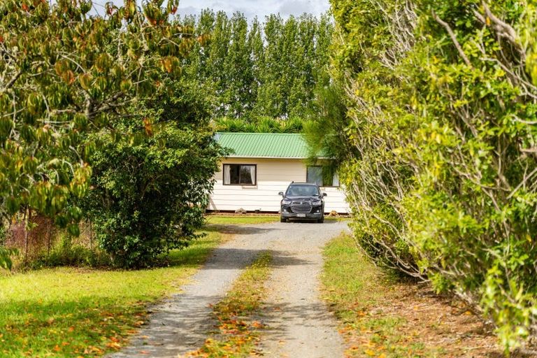 Photo of property in 299 Tauraroa Road, Maungakaramea, Whangarei, 0178