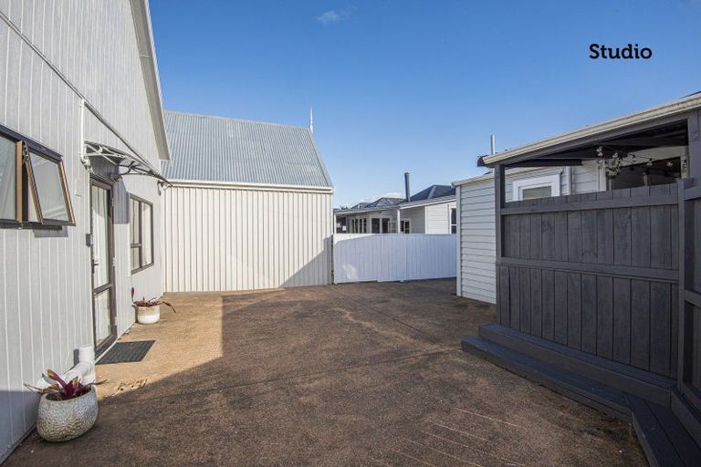Photo of property in 22 Kamo Road, Regent, Whangarei, 0112