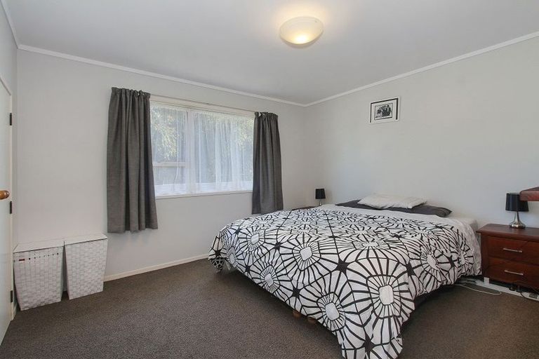Photo of property in 8 Papa Place, Birkdale, Auckland, 0626