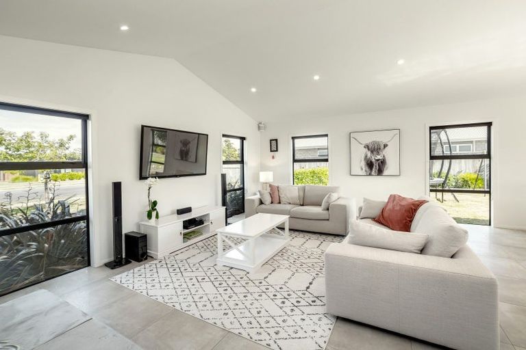 Photo of property in 16 Fantail Avenue, Carterton, 5713