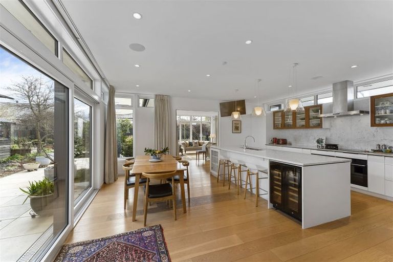 Photo of property in 62a Holly Road, St Albans, Christchurch, 8014