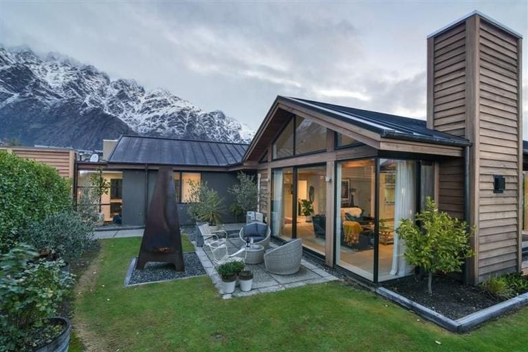 Photo of property in 4 Skye Lane, Jacks Point, Queenstown, 9371