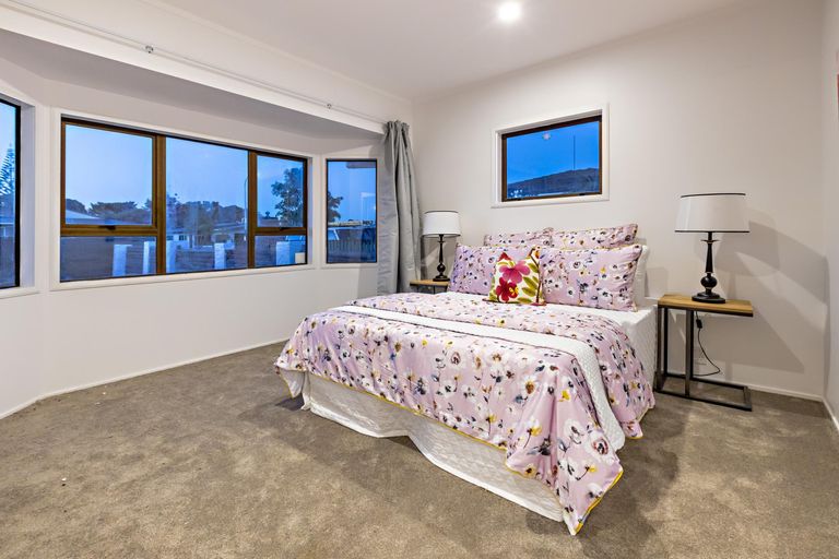 Photo of property in 6b Roys Road, Weymouth, Auckland, 2103