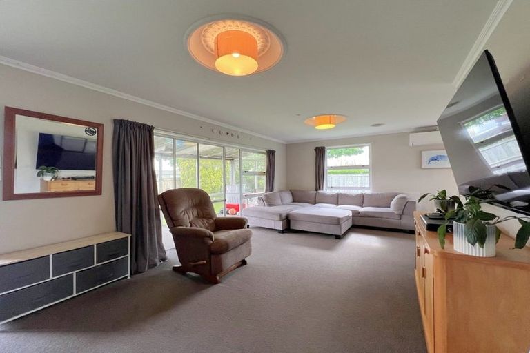 Photo of property in 81 Oakfield Crescent, Pukete, Hamilton, 3200