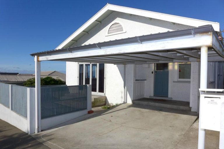 Photo of property in 16 Lighthouse Road, Bluff Hill, Napier, 4110