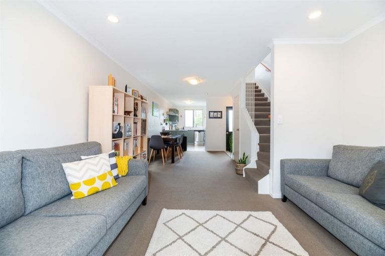 Photo of property in 41 Barnea Circle, Glen Eden, Auckland, 0602