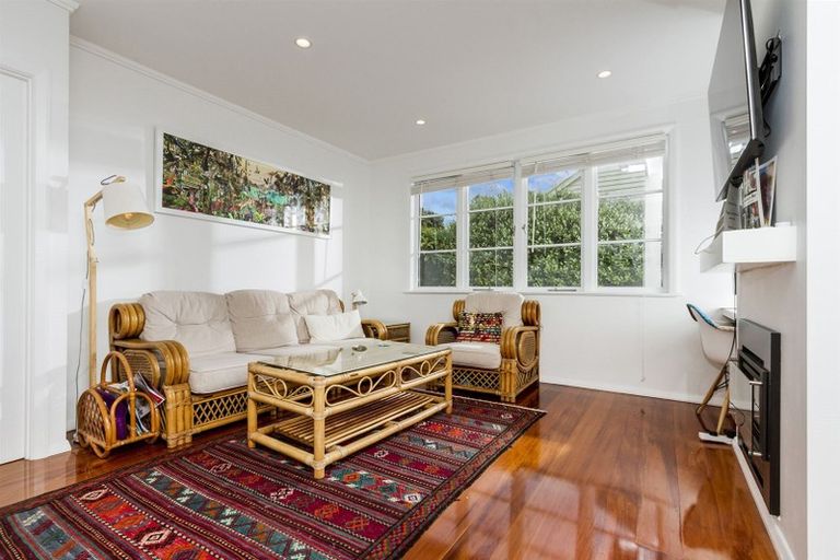 Photo of property in 202 Lake Road, Belmont, Auckland, 0622