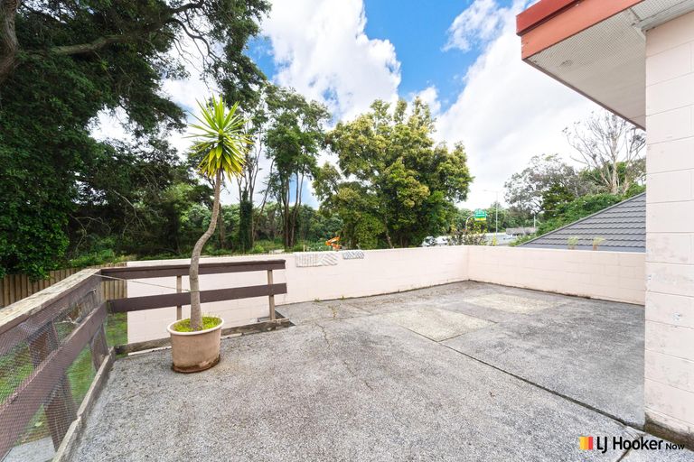 Photo of property in 52 Lawrence Crescent, Hillpark, Auckland, 2102
