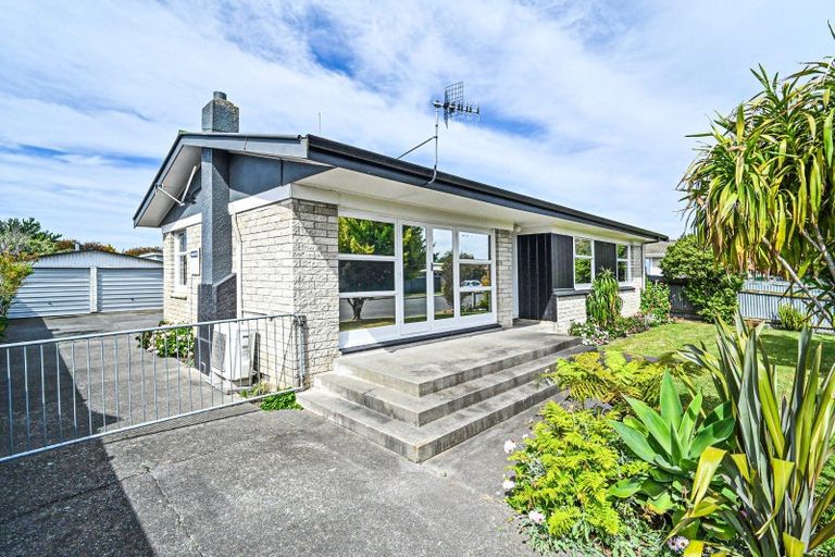 Photo of property in 52 Folkestone Drive, Flaxmere, Hastings, 4120