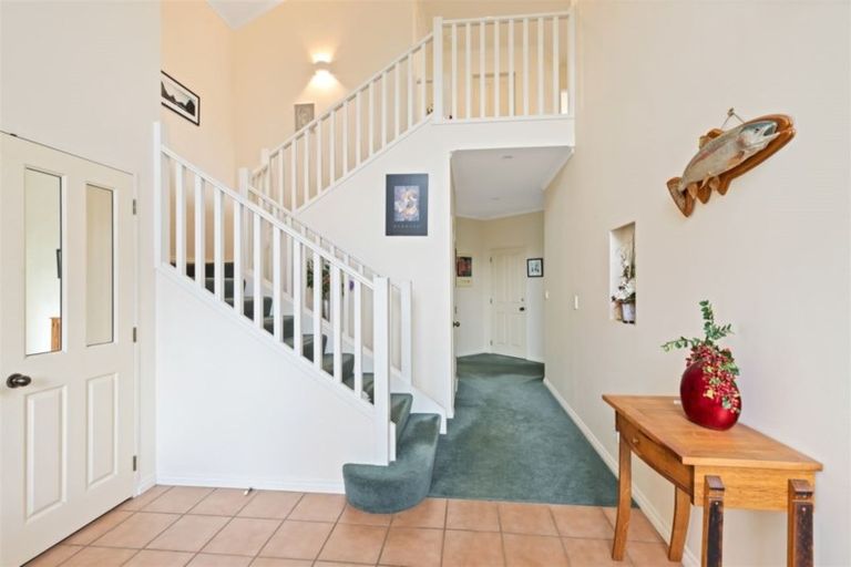 Photo of property in 34 Amesbury Drive, Churton Park, Wellington, 6037