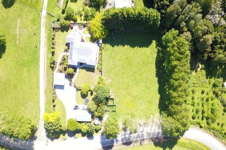 Photo of property in 254 Gorge Road, Maungaturoto, 0588