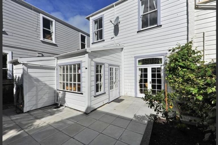 Photo of property in 86 Tinakori Road, Thorndon, Wellington, 6011