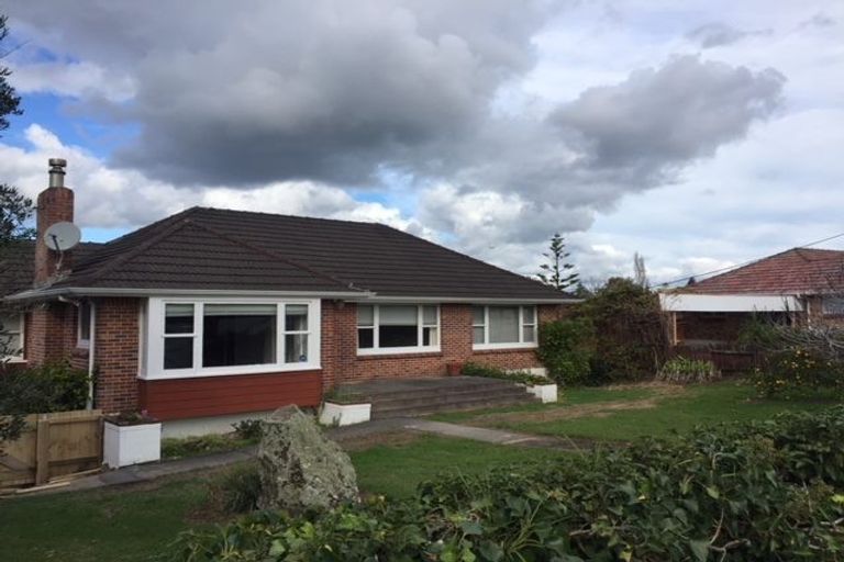 Photo of property in 17 School Road, Riverhead, 0820