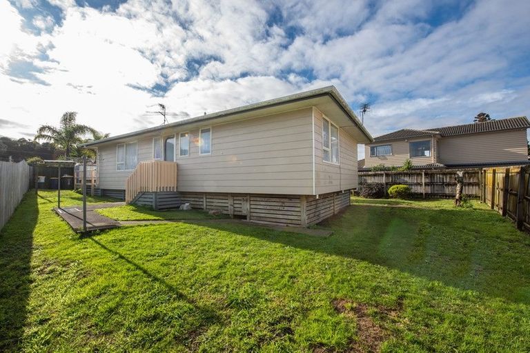 Photo of property in 41a Woodside Road, Massey, Auckland, 0614