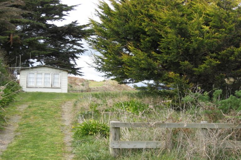 Photo of property in 56 Sarah Street, Waikawa Beach, Manakau, 5573