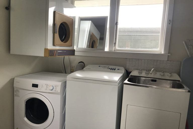 Photo of property in 1/271 Memorial Avenue, Burnside, Christchurch, 8053