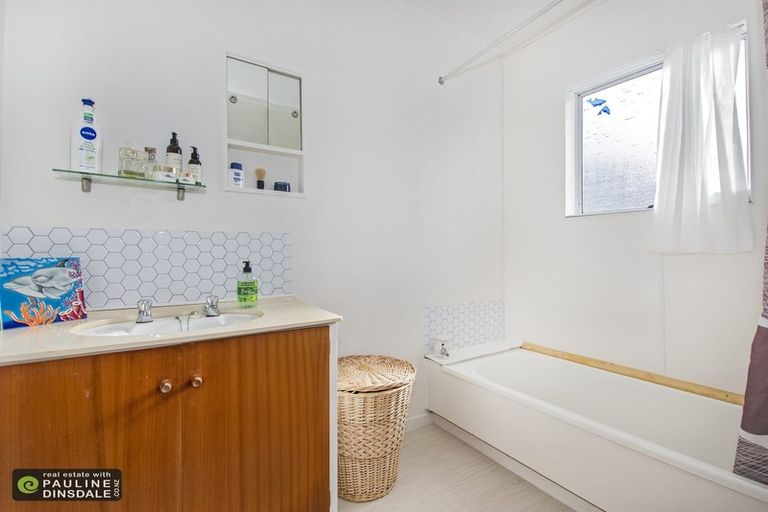 Photo of property in 84 King Street, Hikurangi, 0114