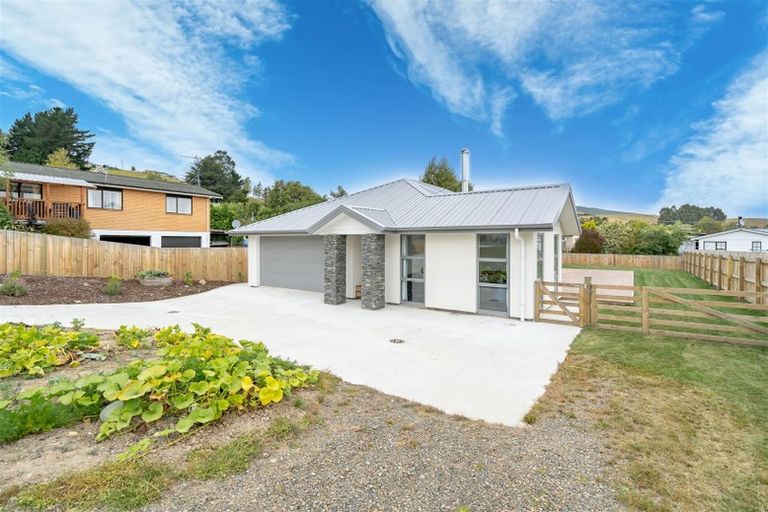 Photo of property in 6 Nore Street, Waihola, Milton, 9073
