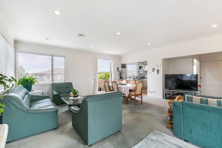Photo of property in 2 Fairsea Place, Lynfield, Auckland, 1042