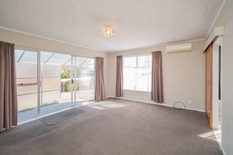 Photo of property in 1/64 Denise Crescent, Hornby, Christchurch, 8042