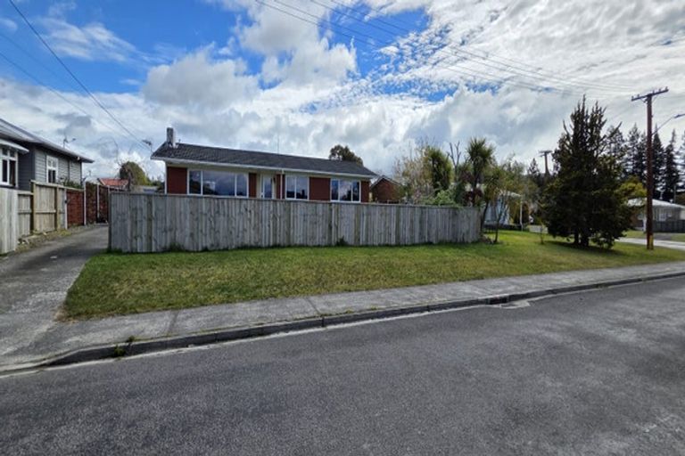Photo of property in 12 Martin Street, Utuhina, Rotorua, 3015